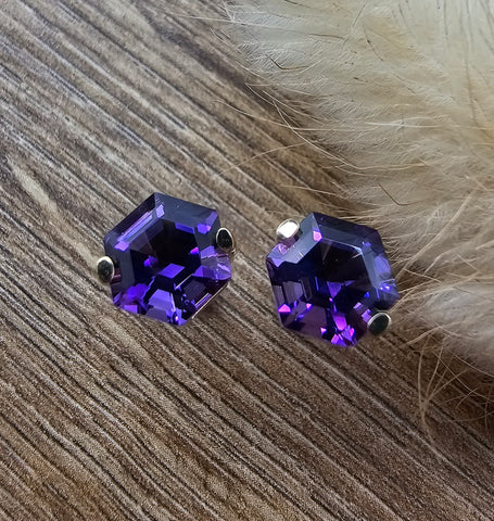Hexagonal amethyst stud earrings