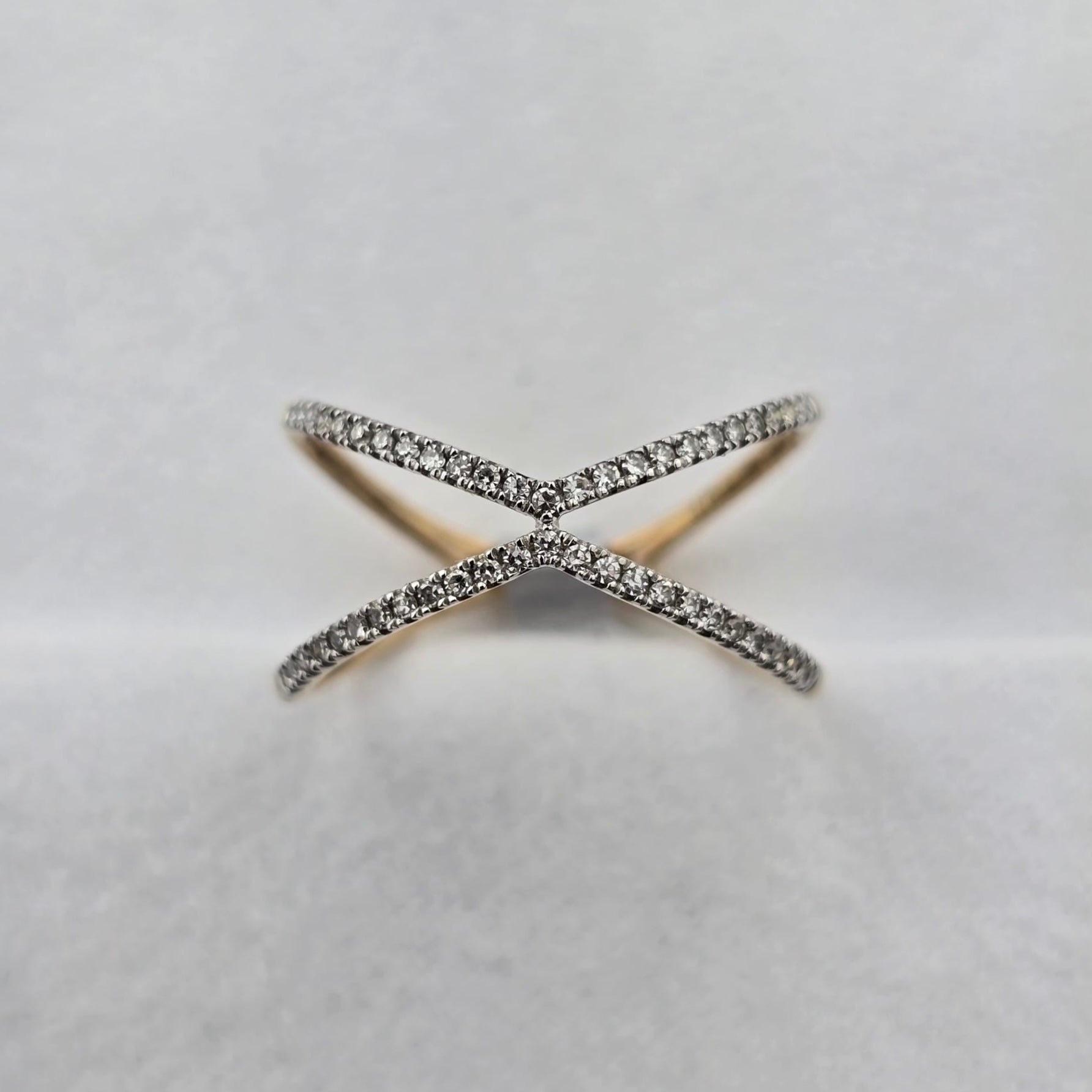 Open Kiss Diamond Ring