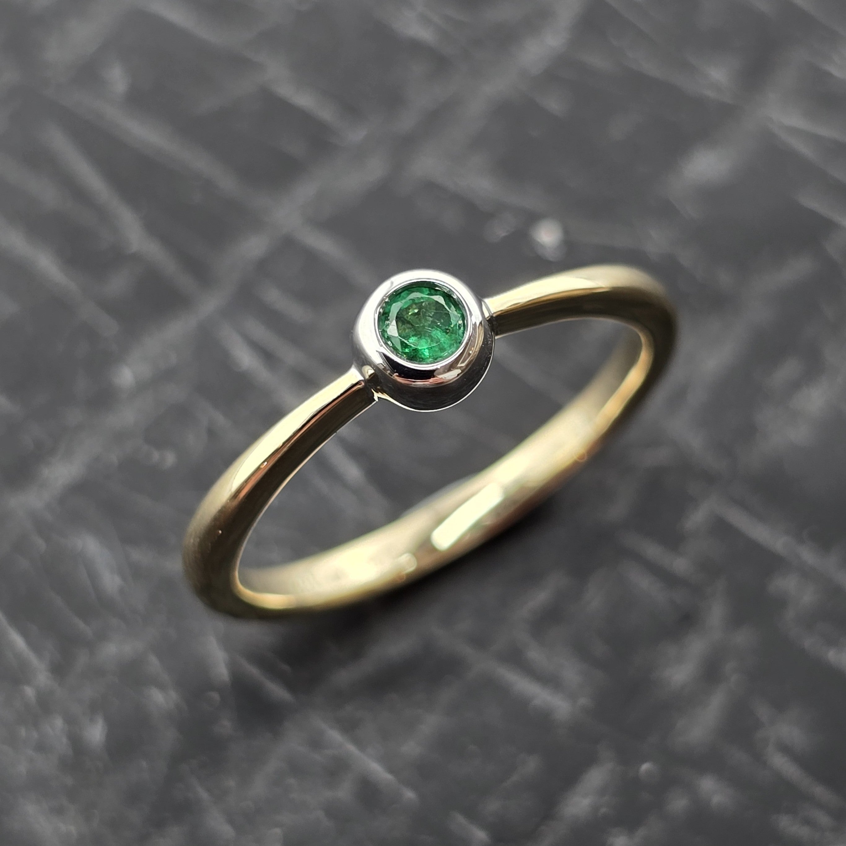 Rub Over Set Round Emerald Ring