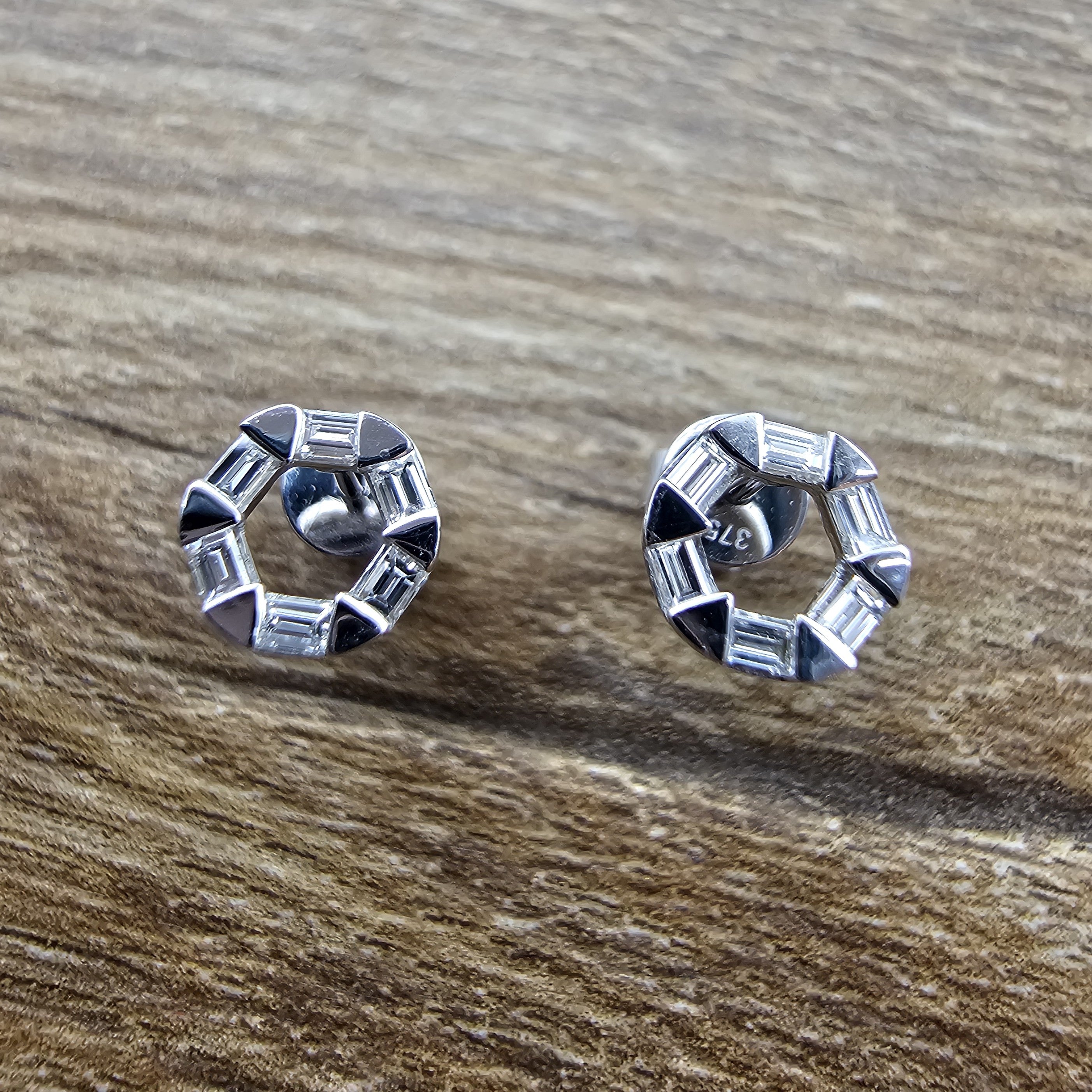 Bagette Diamond Circle Diamond Earrings