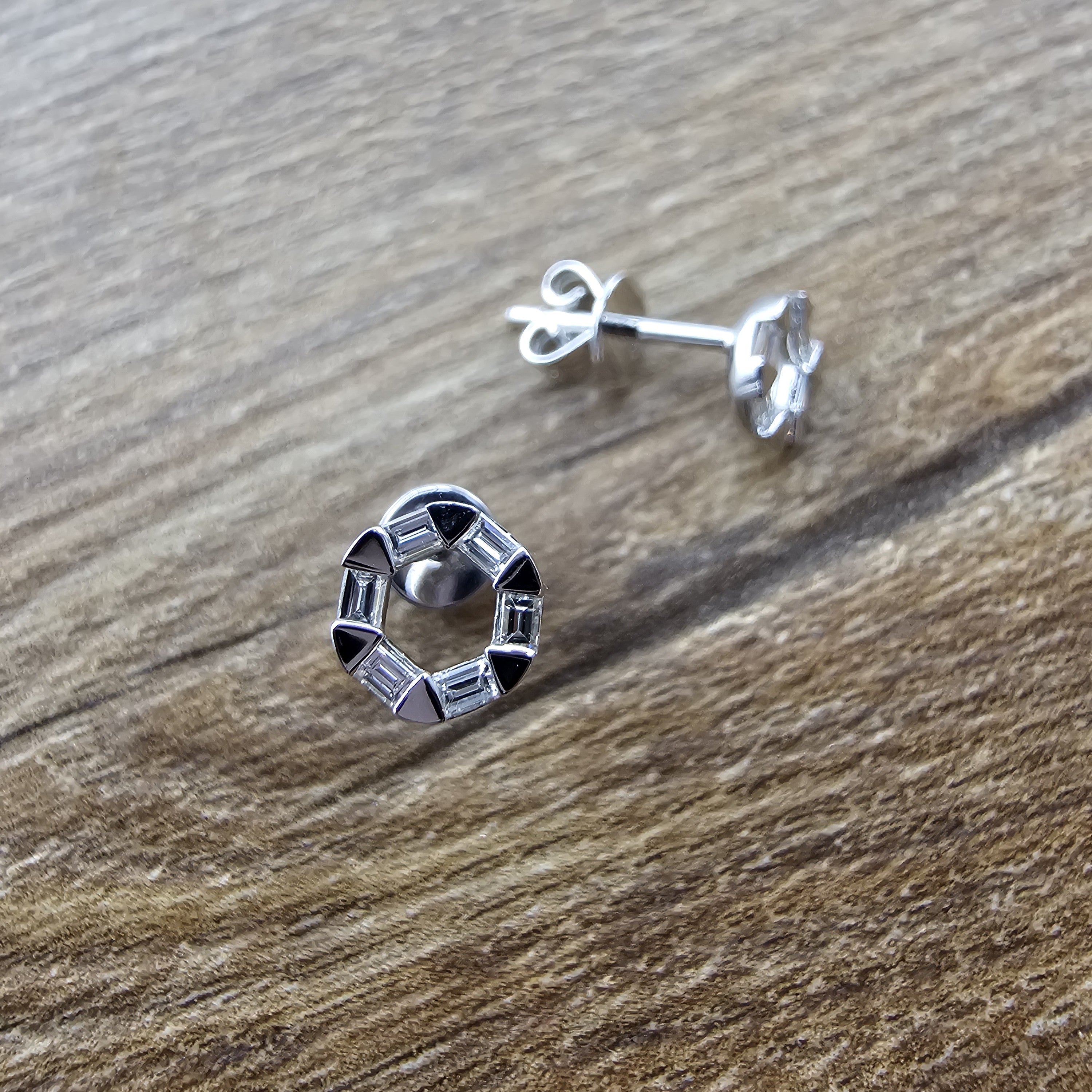 Bagette Diamond Circle Diamond Earrings