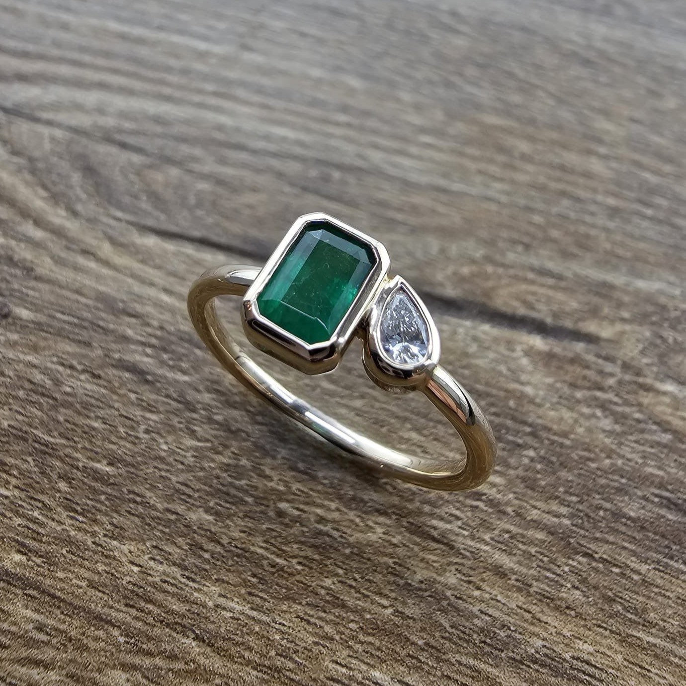 Emerald and Diamond Toi et Moi Ring