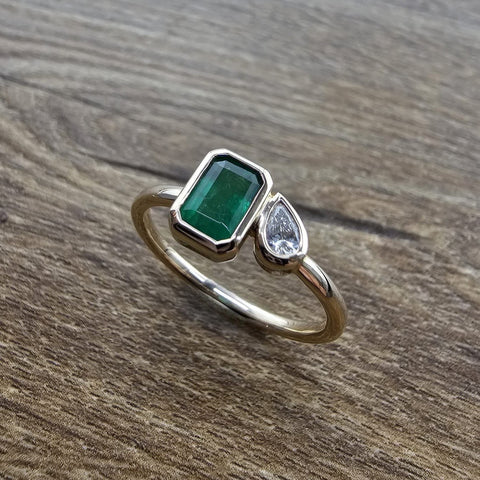 Emerald and Diamond Toi et Moi Ring