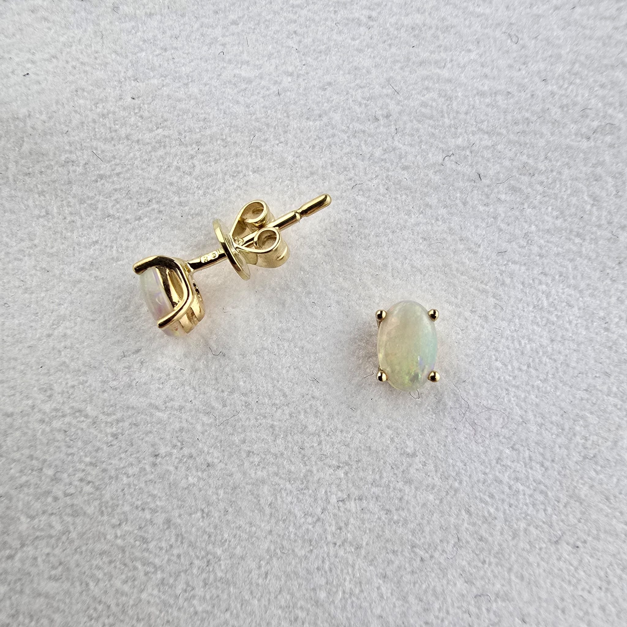 Oval Claw Set Opal Earrings