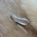 Diamond set curve shaped band