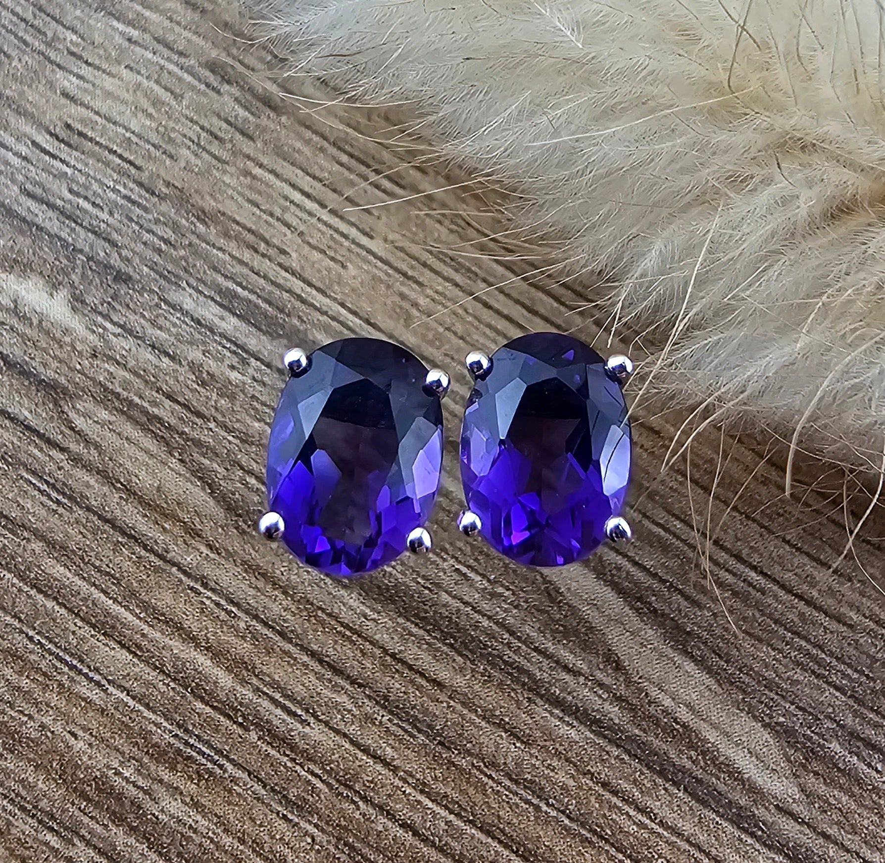 Oval amethyst stud earrings