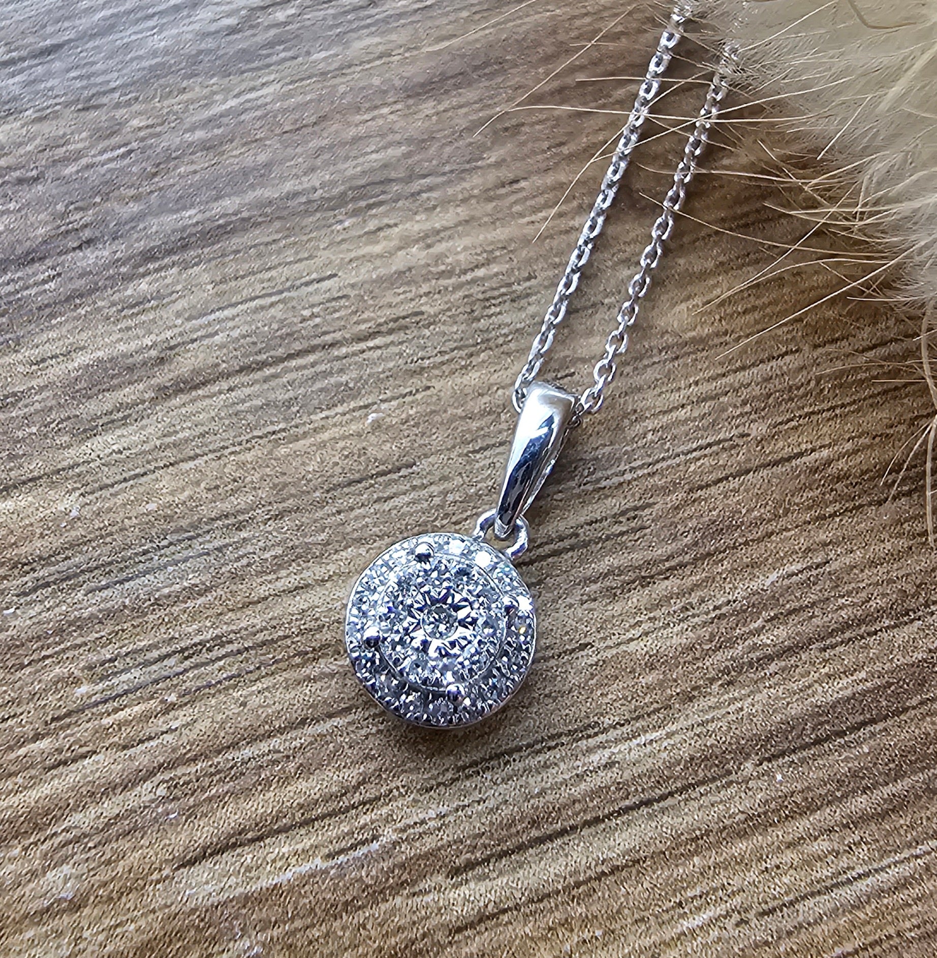 Round diamond cluster pendant