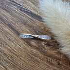 Gold pave diamond kiss band
