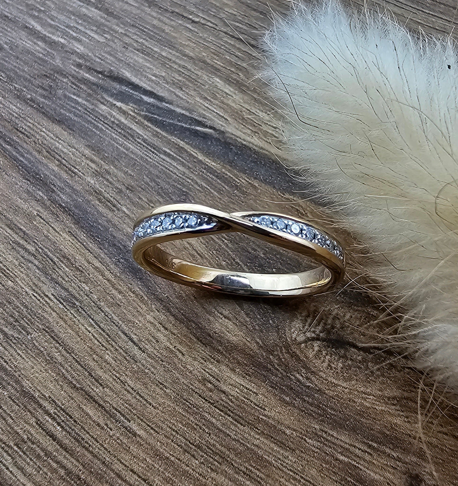 Gold pave diamond kiss band