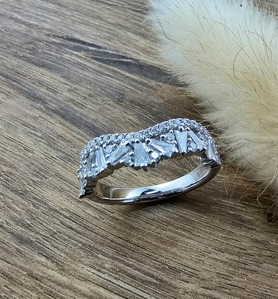 Mixed cut wave diamond dress ring