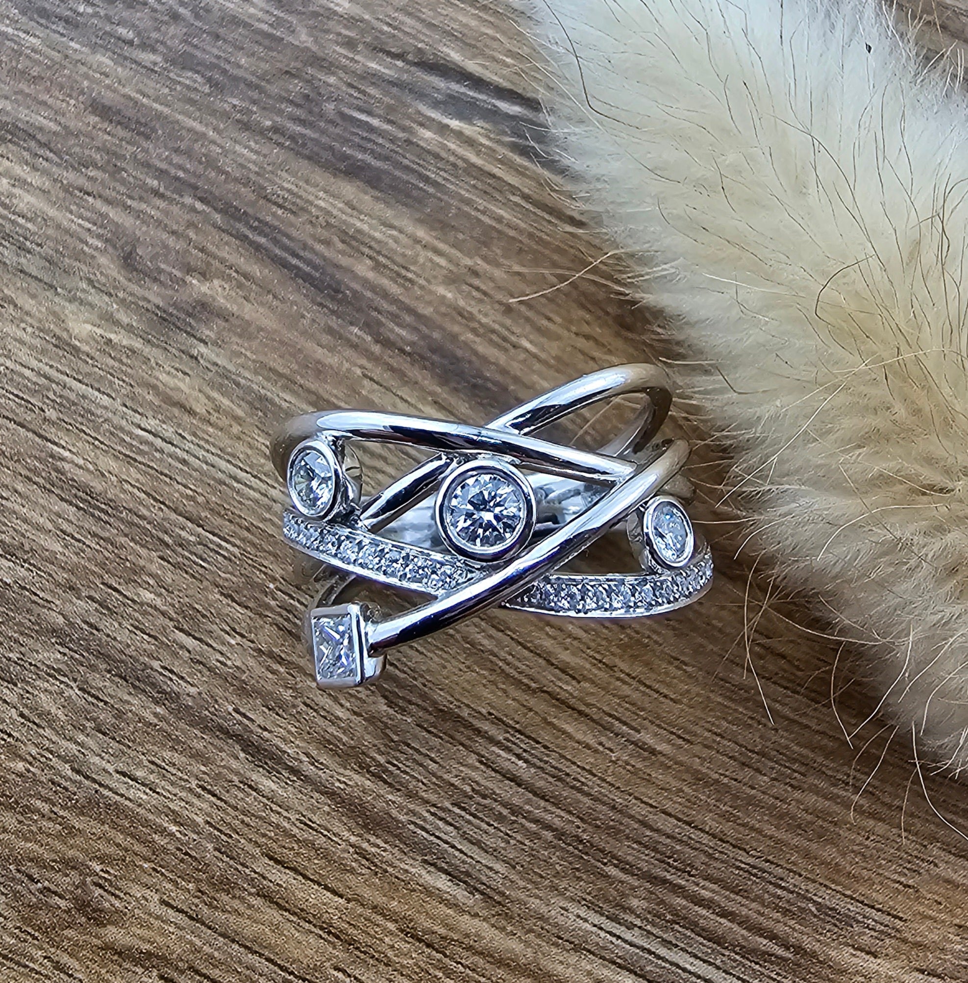 Seven stone diamond bubble ring