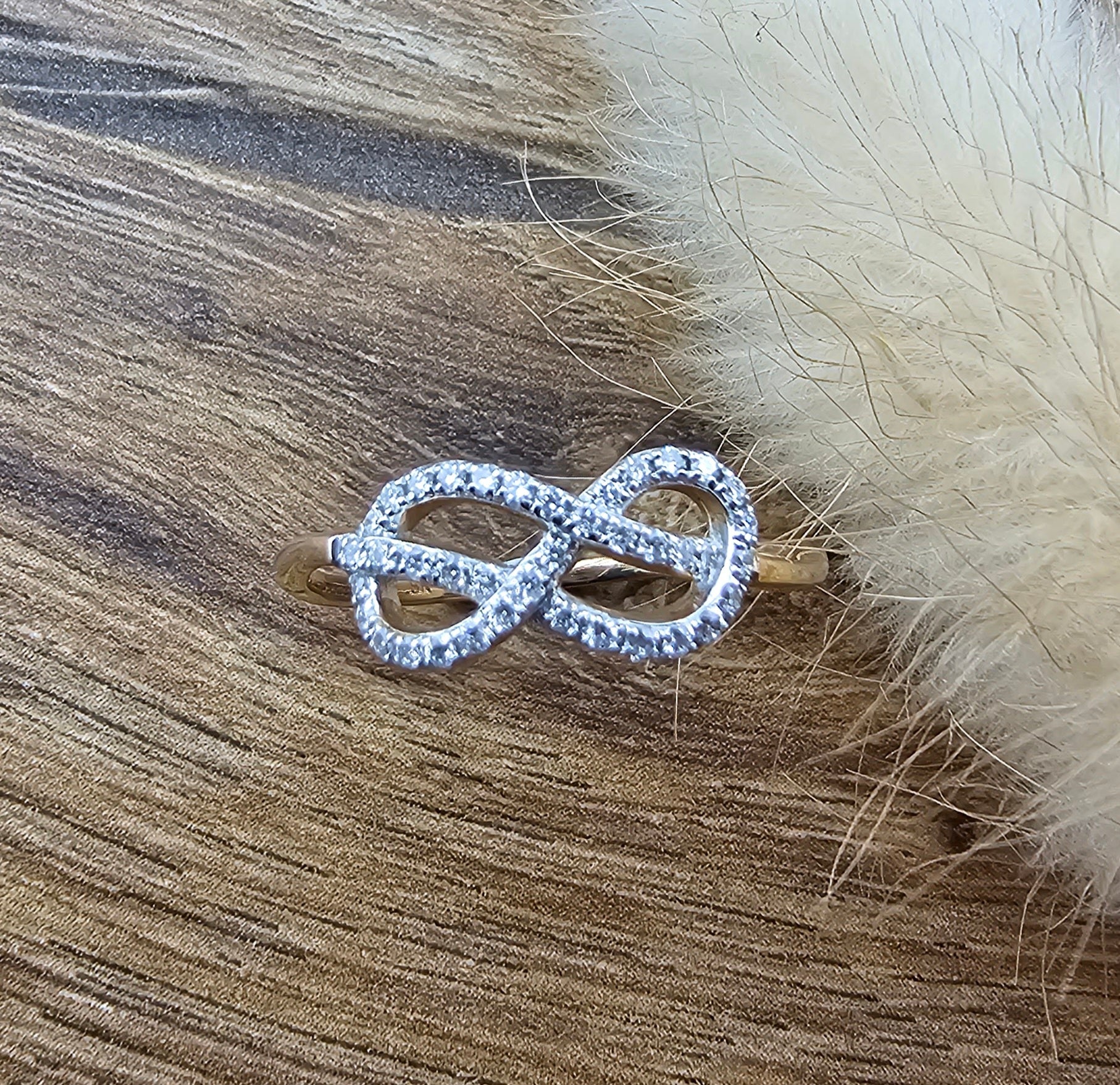 Diamond knot dress ring