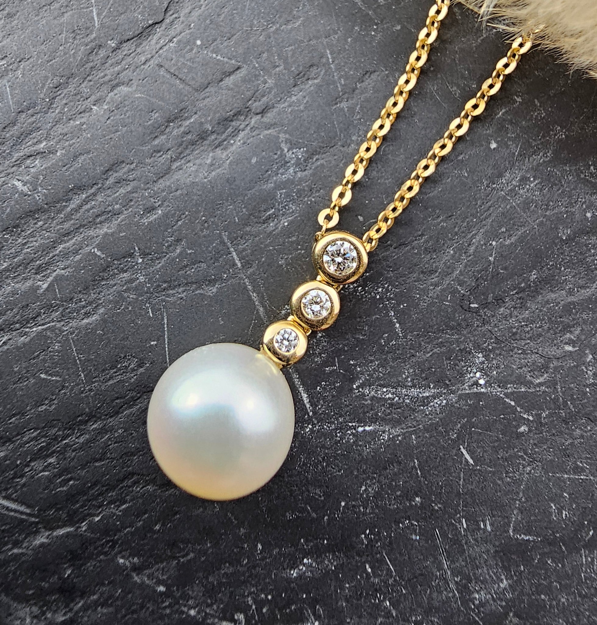 Pearl drop pendant