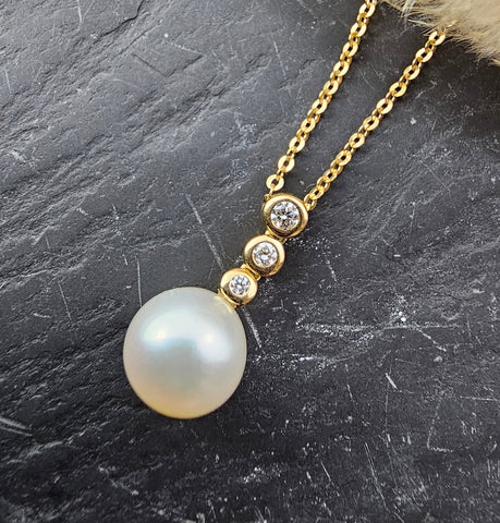 Pearl drop pendant