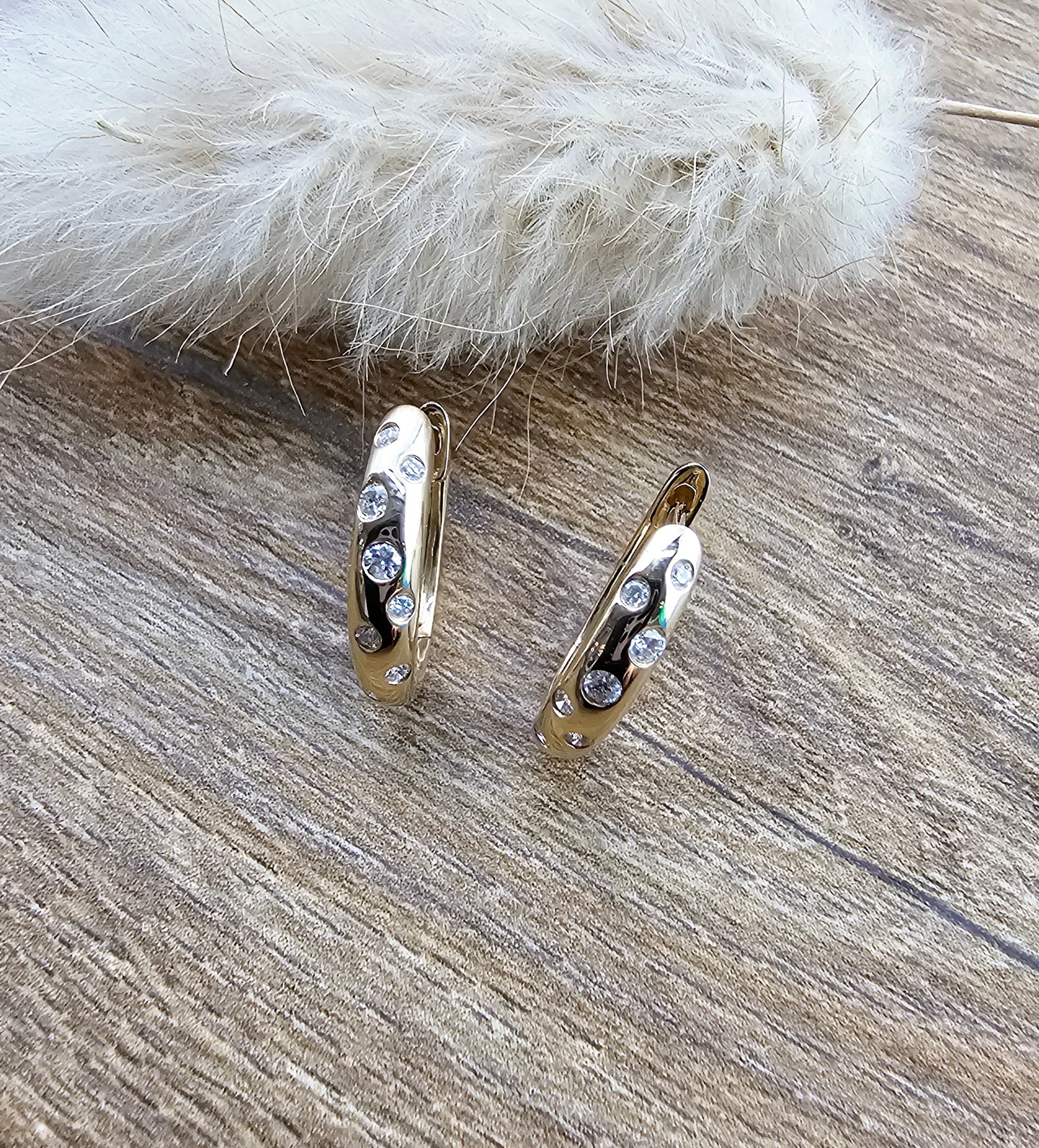 Gold Diamond Scattered Earrings