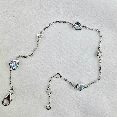 Aquamarine and diamond bracelet