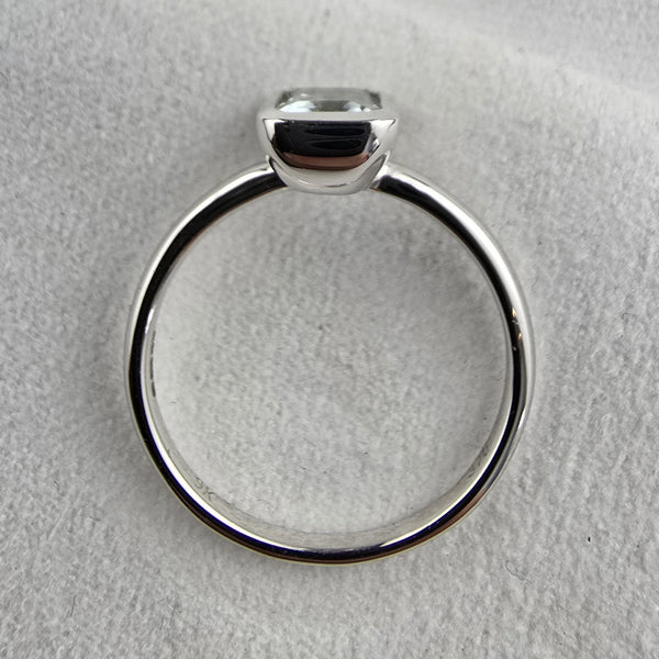 Aquamarine rubover ring