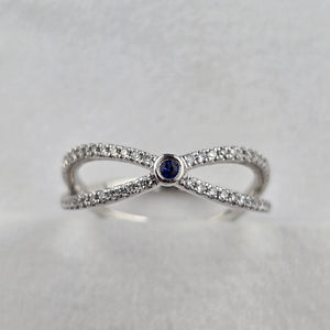 Sapphire Kiss Style Ring