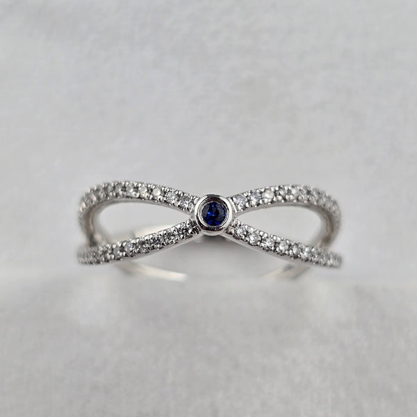 Sapphire Kiss Style Ring