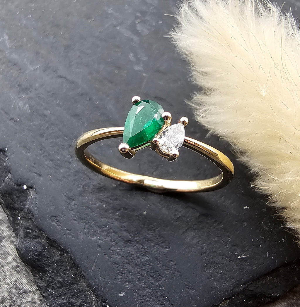 Toi et Moi Emerald and Diamond Ring