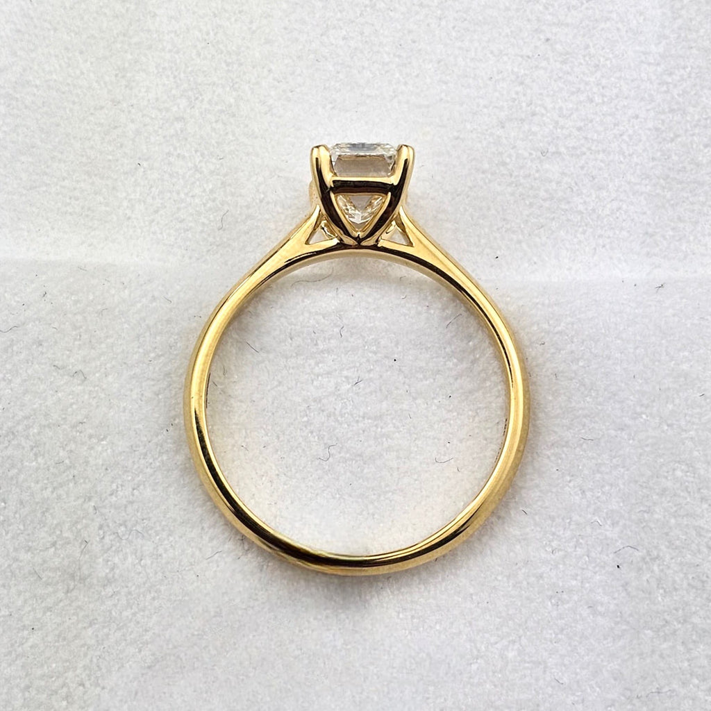 Lab Grown Emerald Soliatire Ring