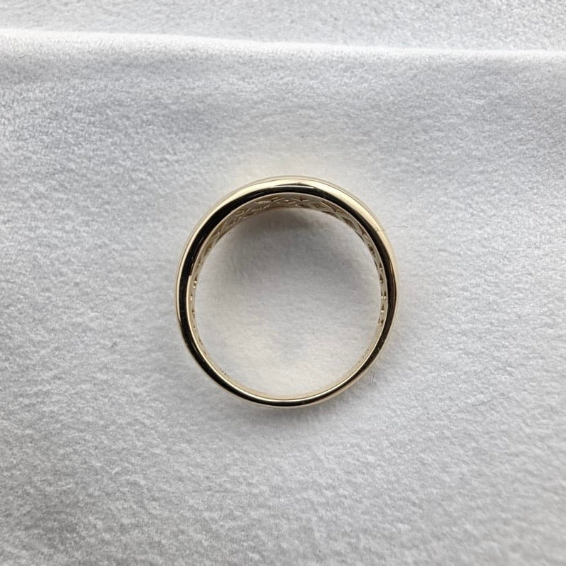 Scattered Diamond Shaped Ring
