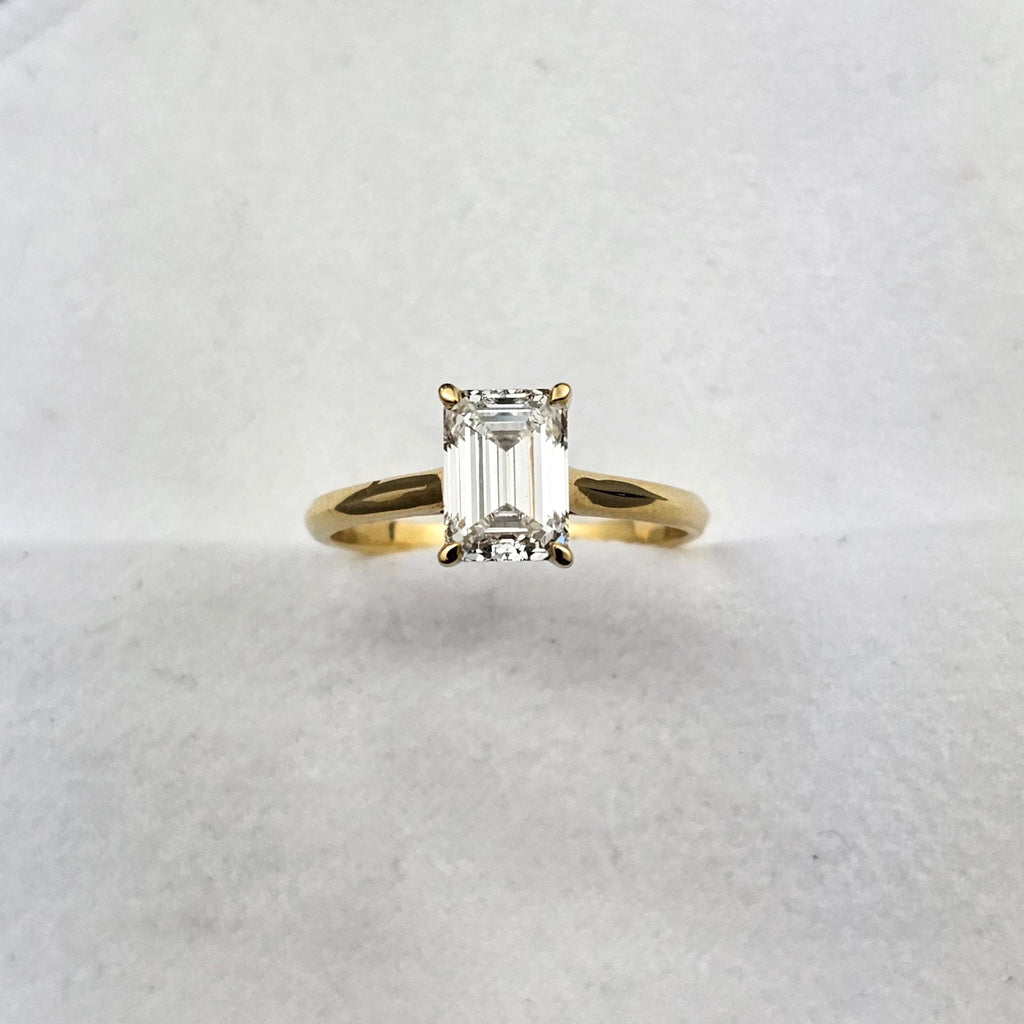 Lab Grown Emerald Soliatire Ring