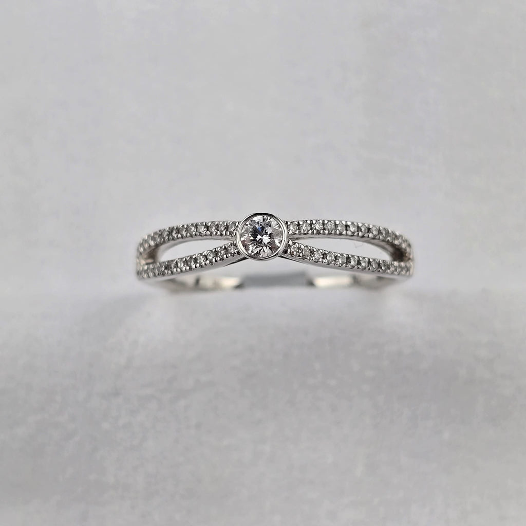 Split Shoulder Diamond Ring