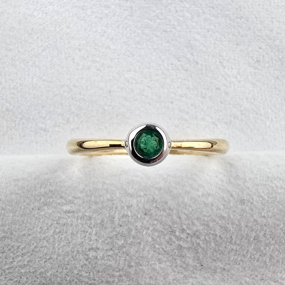 Rub Over Set Round Emerald Ring