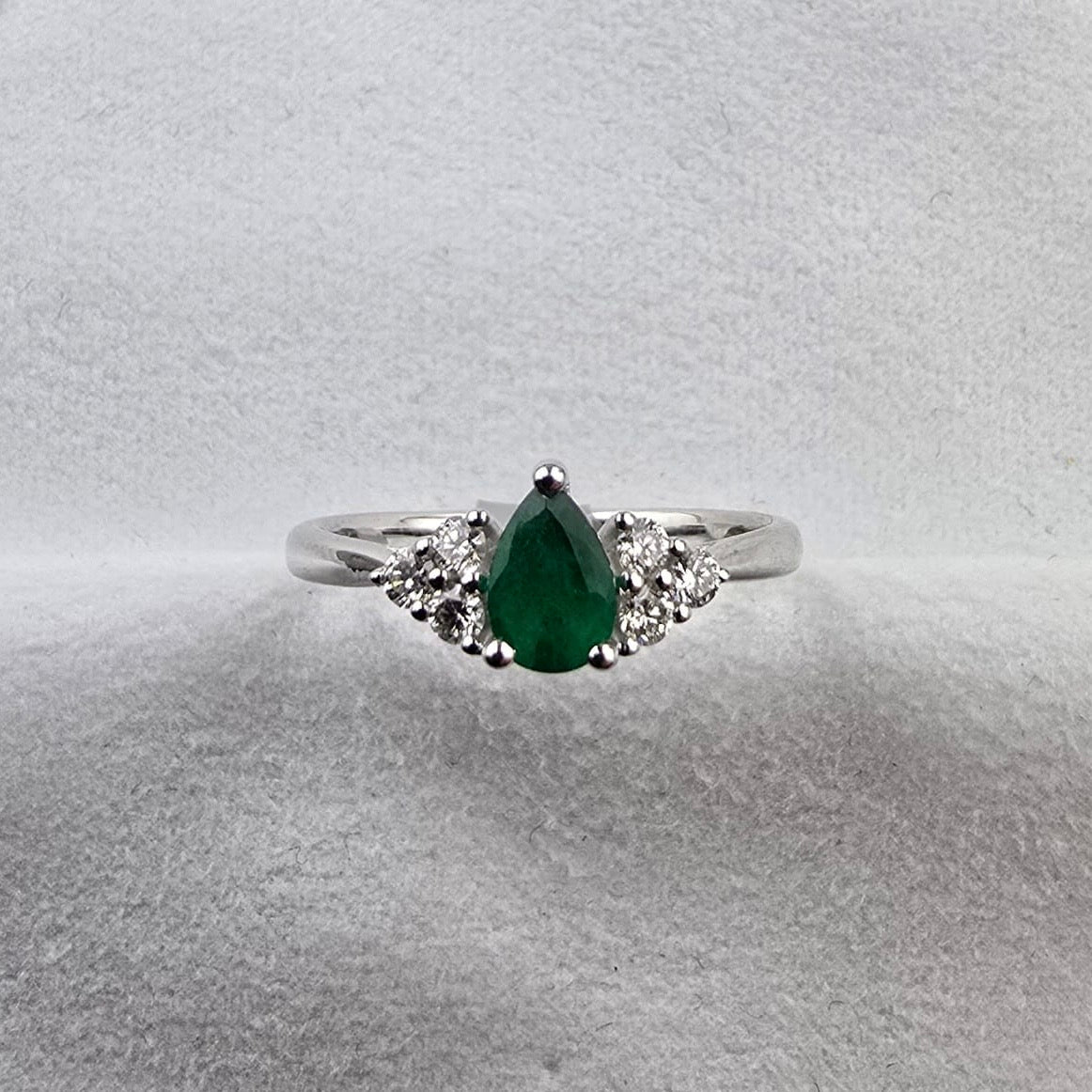 Pear Emerald Trefoil Ring