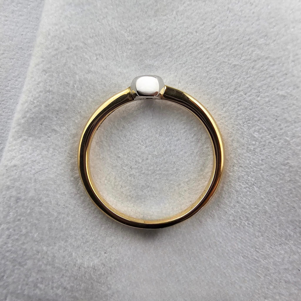 Rub-Over Round Sapphire Ring