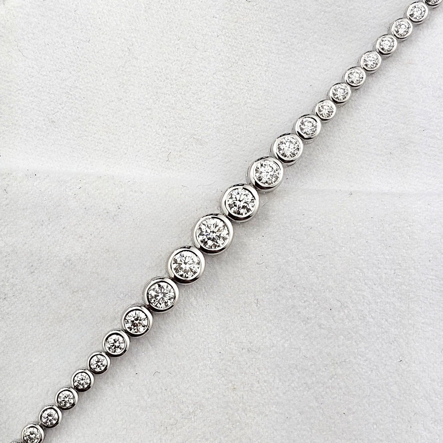 Graduated Rubover Diamond Tennis Bracelet