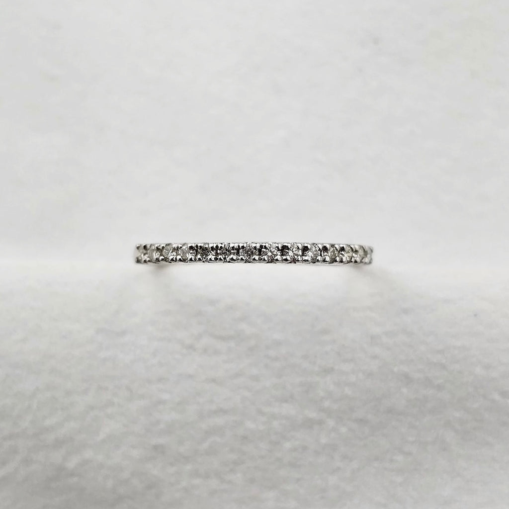 Micro Claw Set Diamond Band