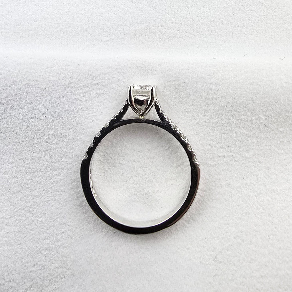Round Diamond and Diamond Shoulders