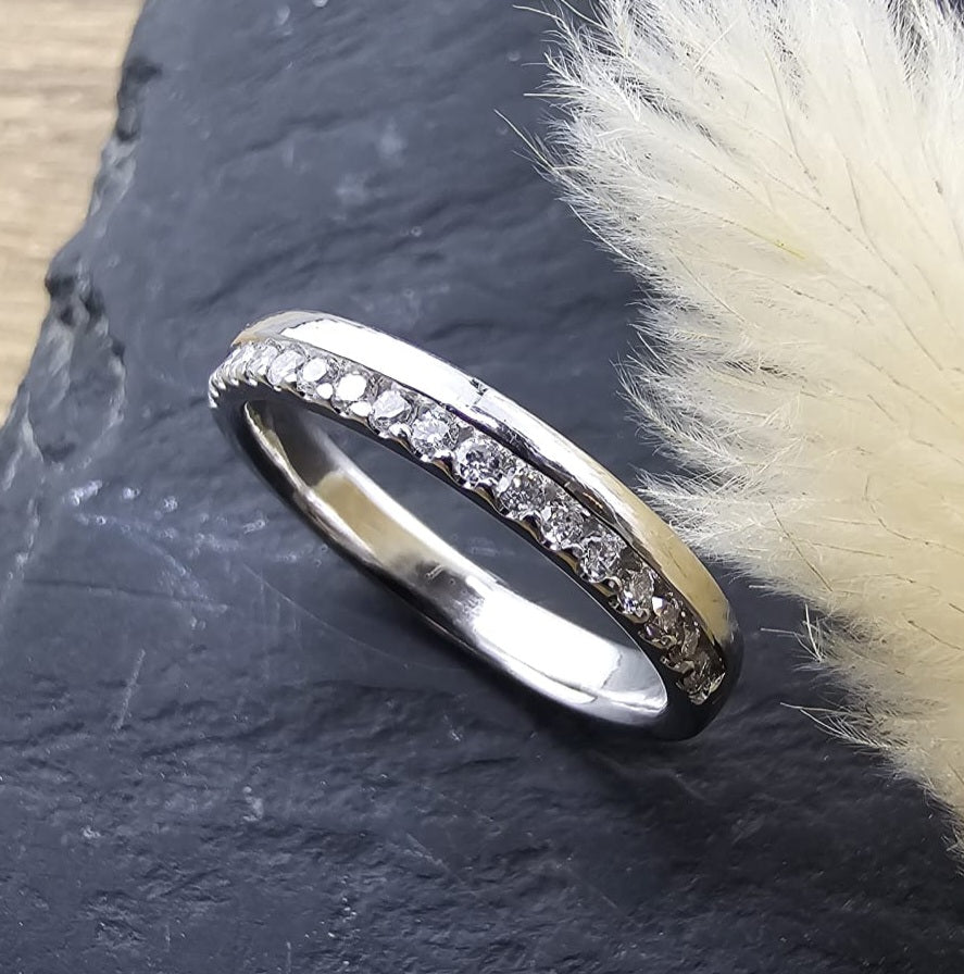Platinum offset diamond band