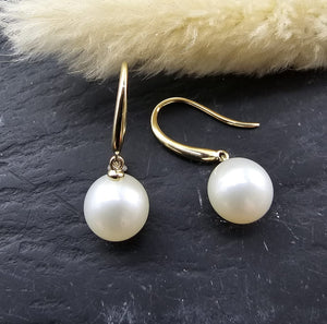 Drop round pearl earrings (gold)