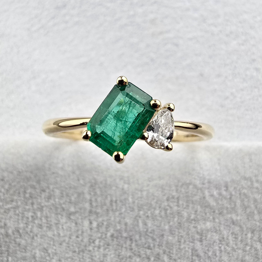 Emerald and Diamond Toi Et Moi Ring