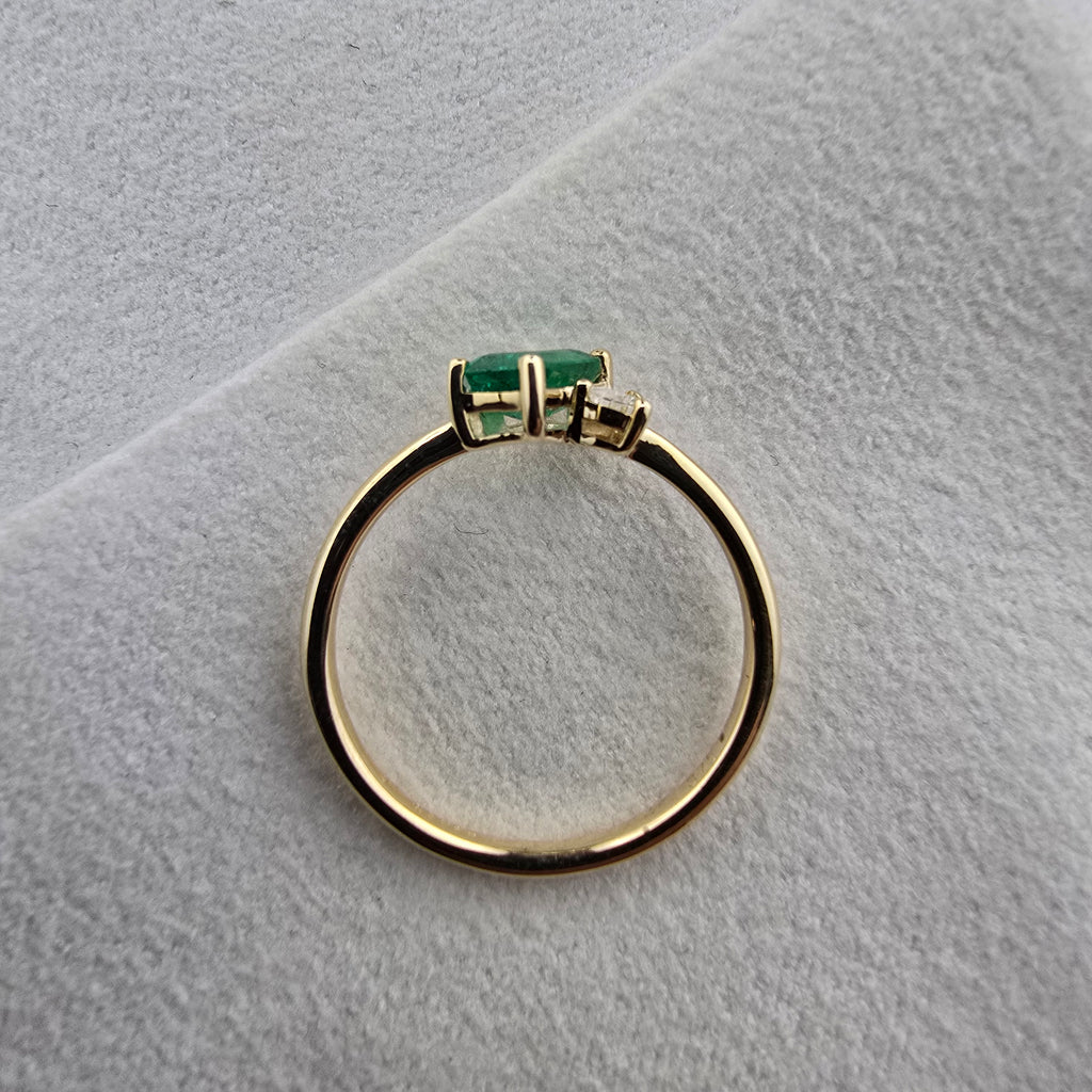 Emerald and Diamond Toi Et Moi Ring
