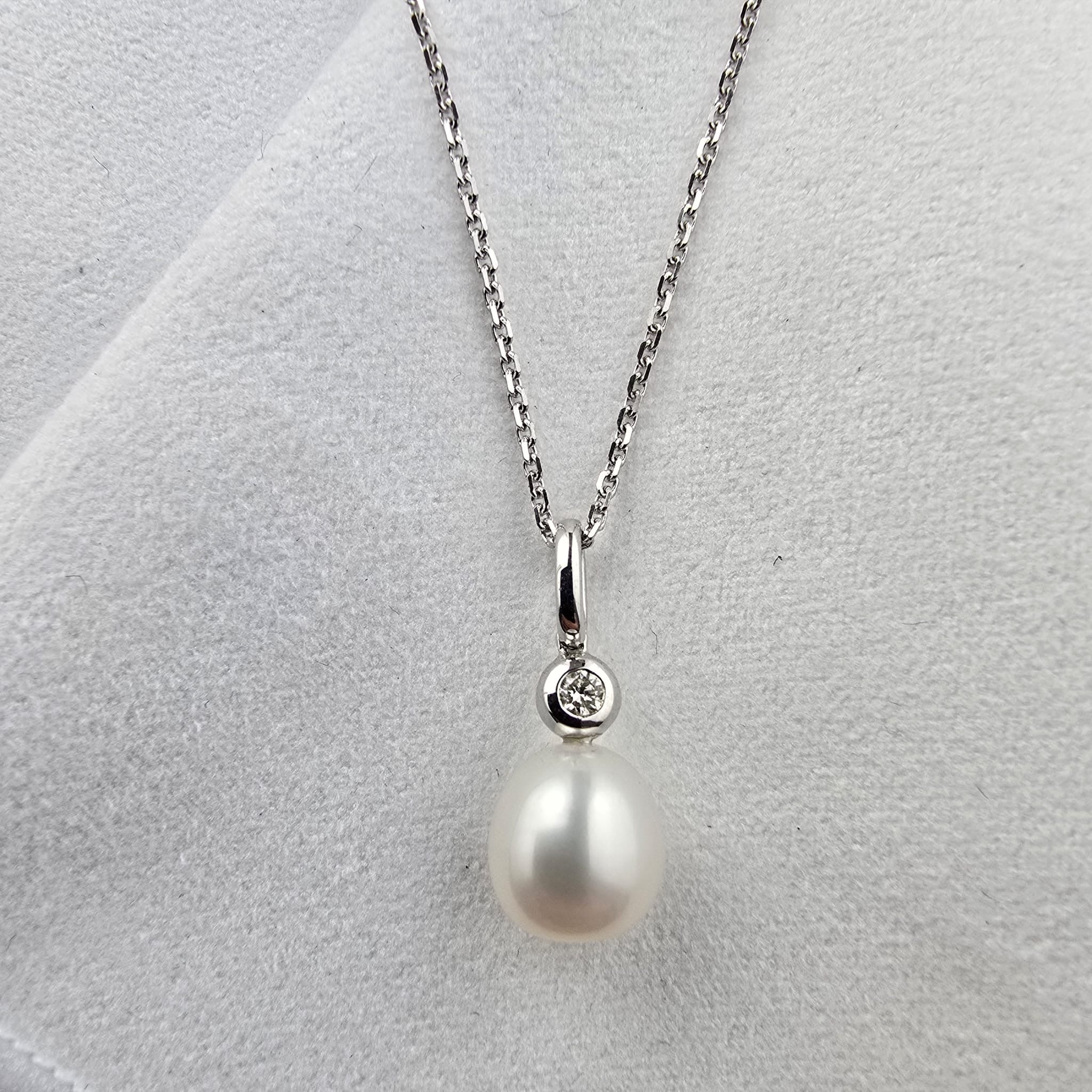 Drop Pearl Pendant With Diamond Detail