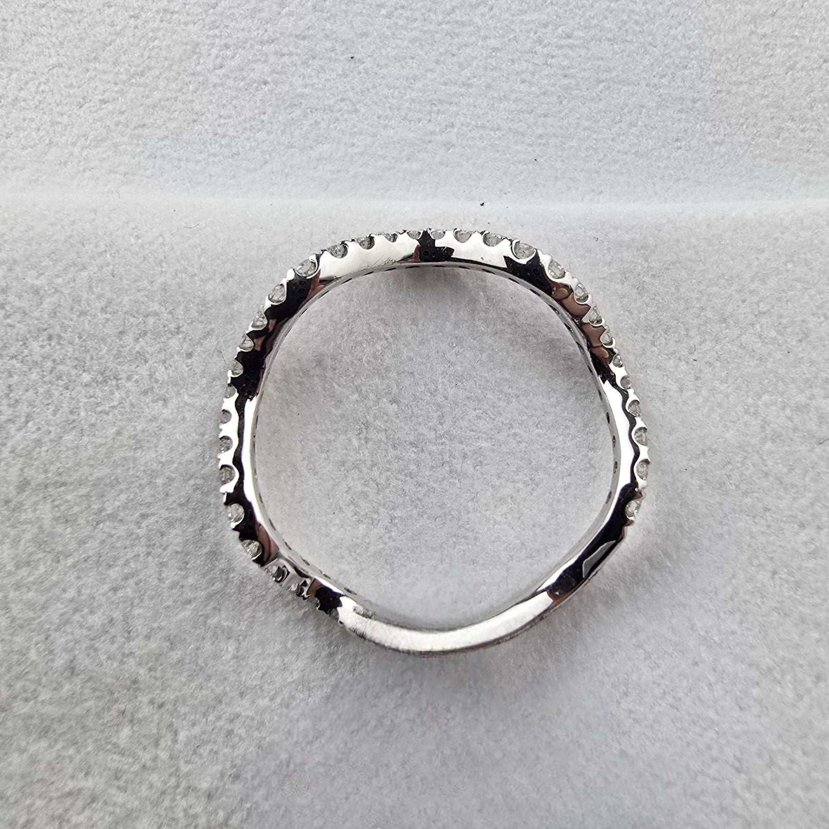 Diamond Shaped Band