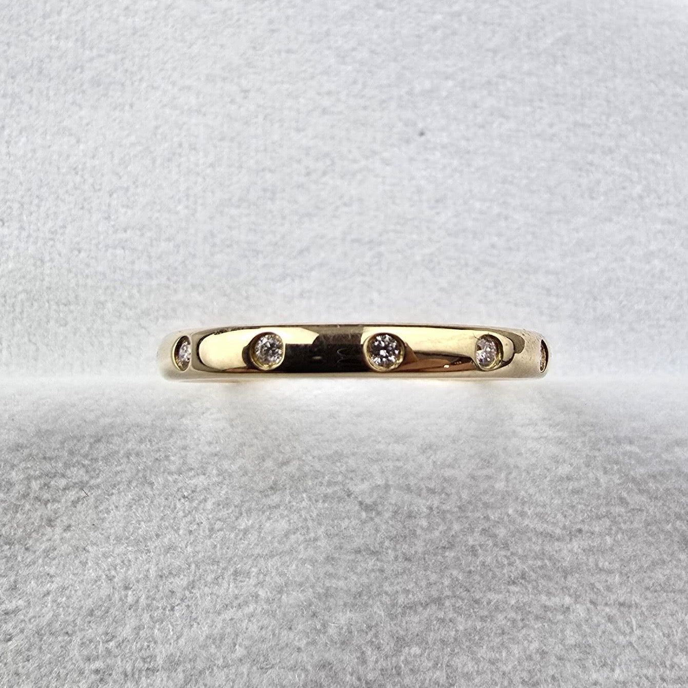 Circle Set Diamond Band