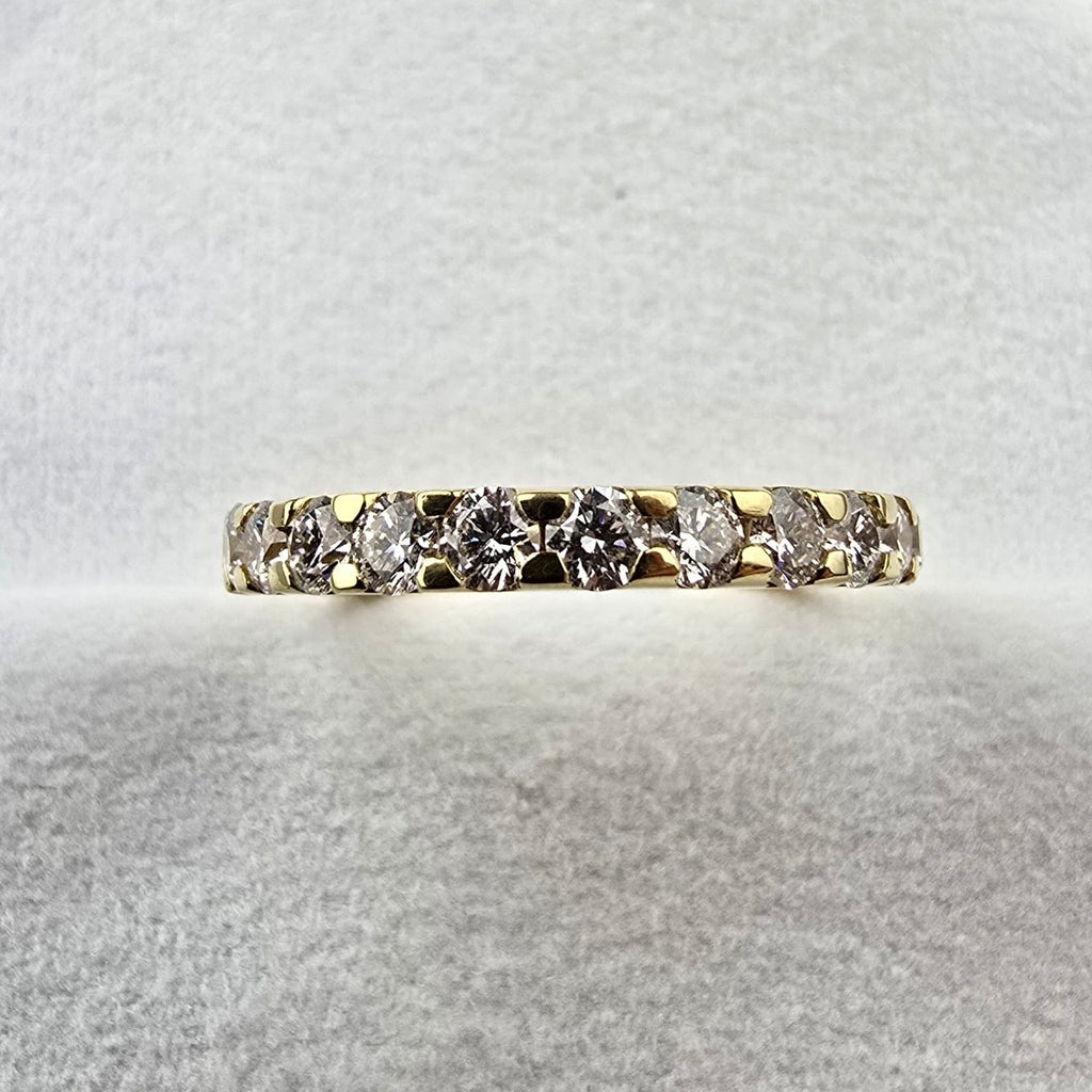 Scalloped Claw Set Diamond Band