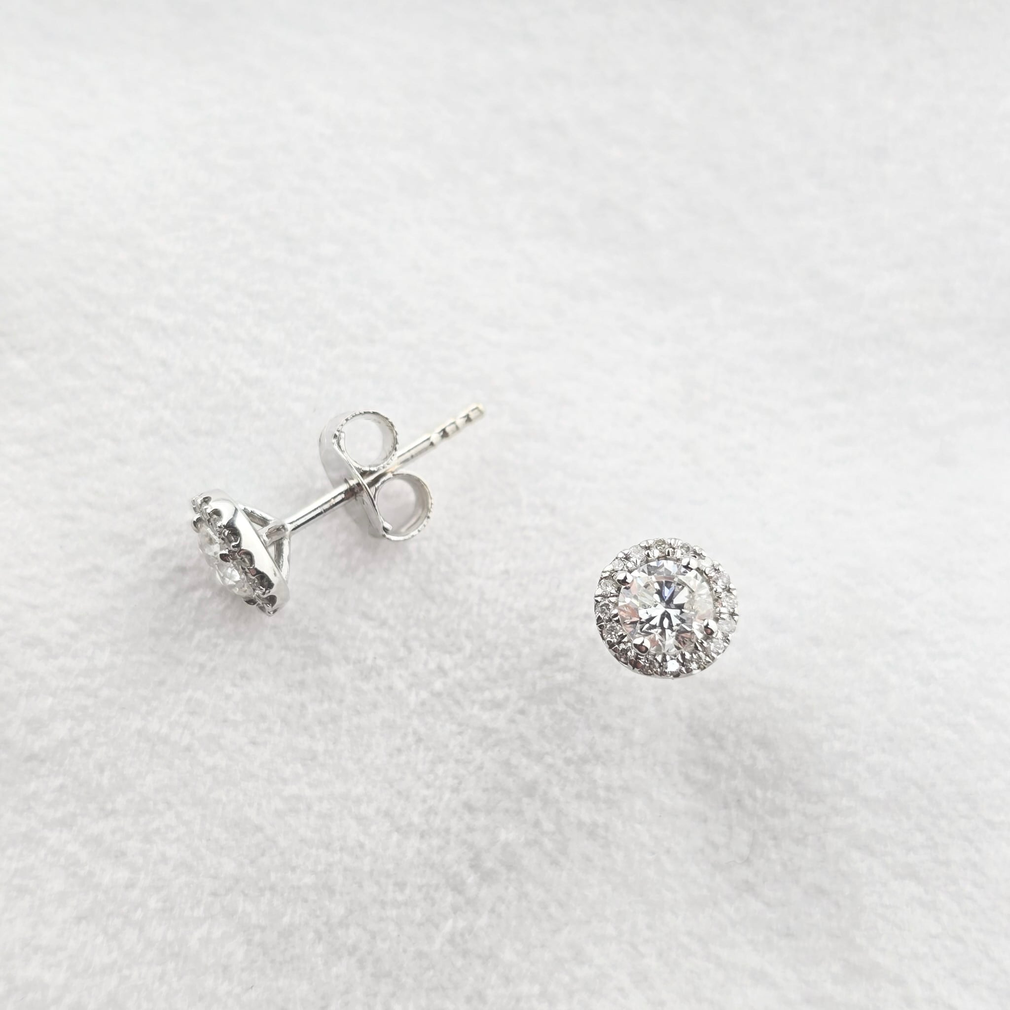 Round Diamond Halo Stud