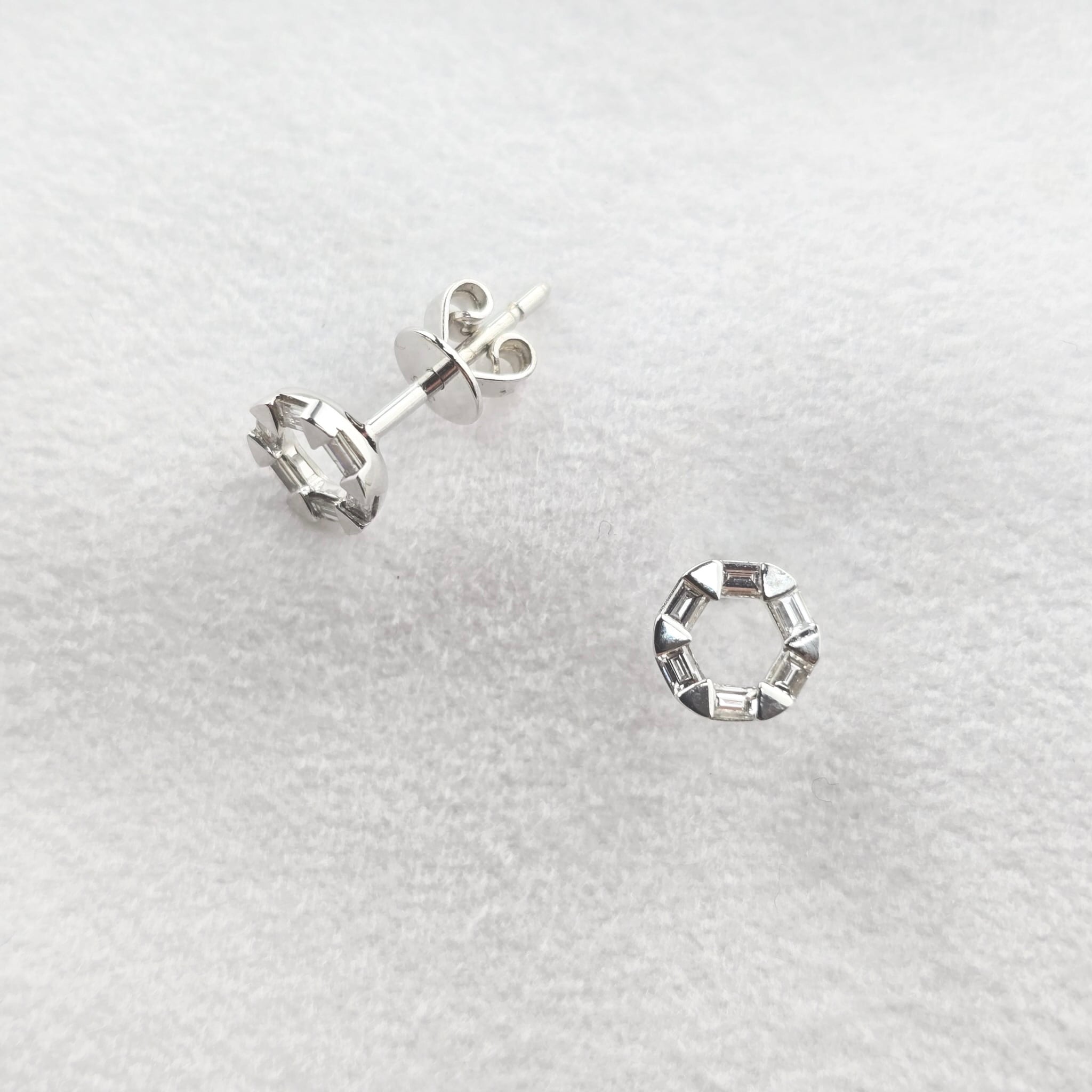 Bagette Diamond Circle Earrings