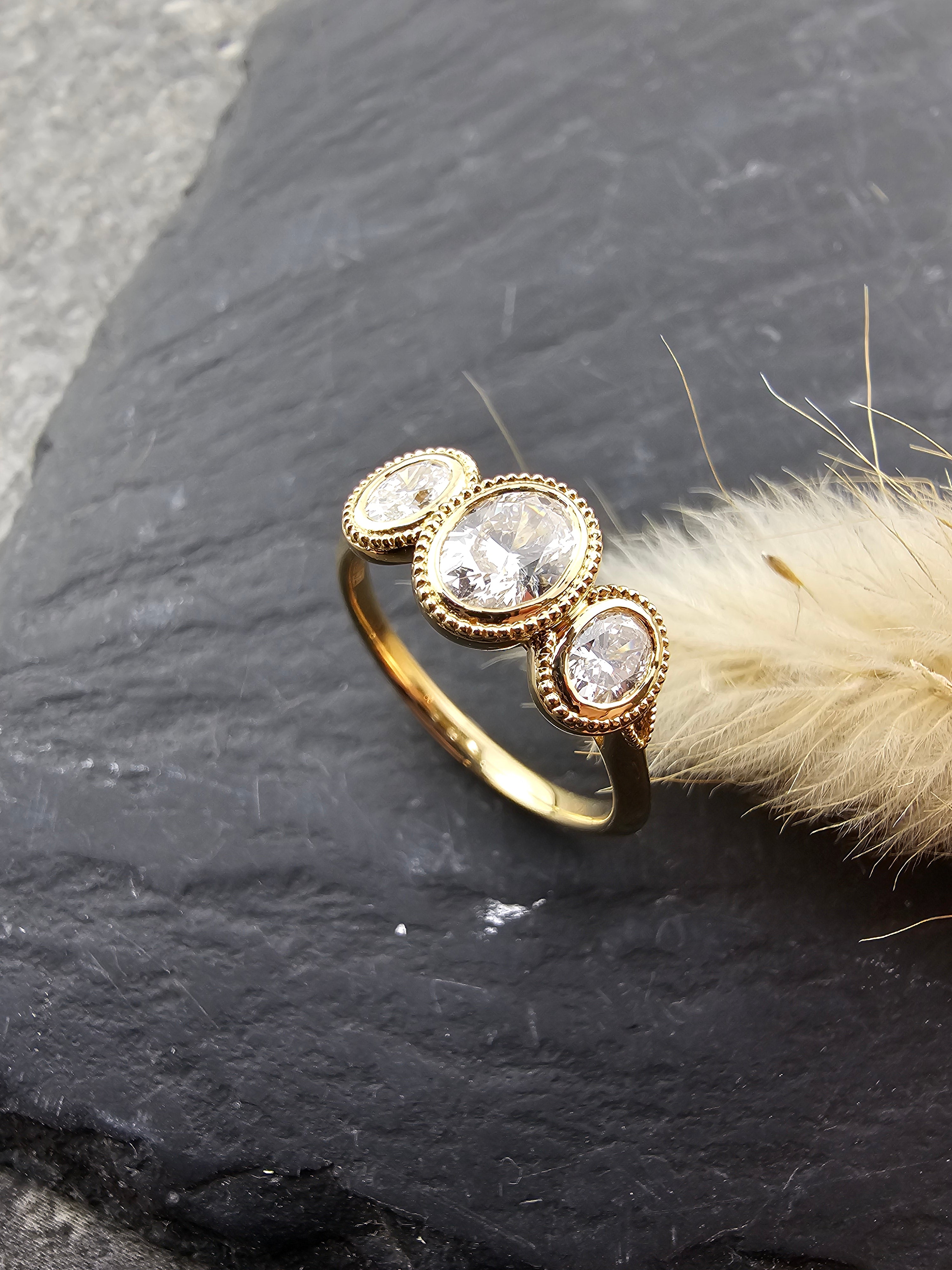 Vintage style trilogy ring