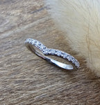 V shaped diamond band