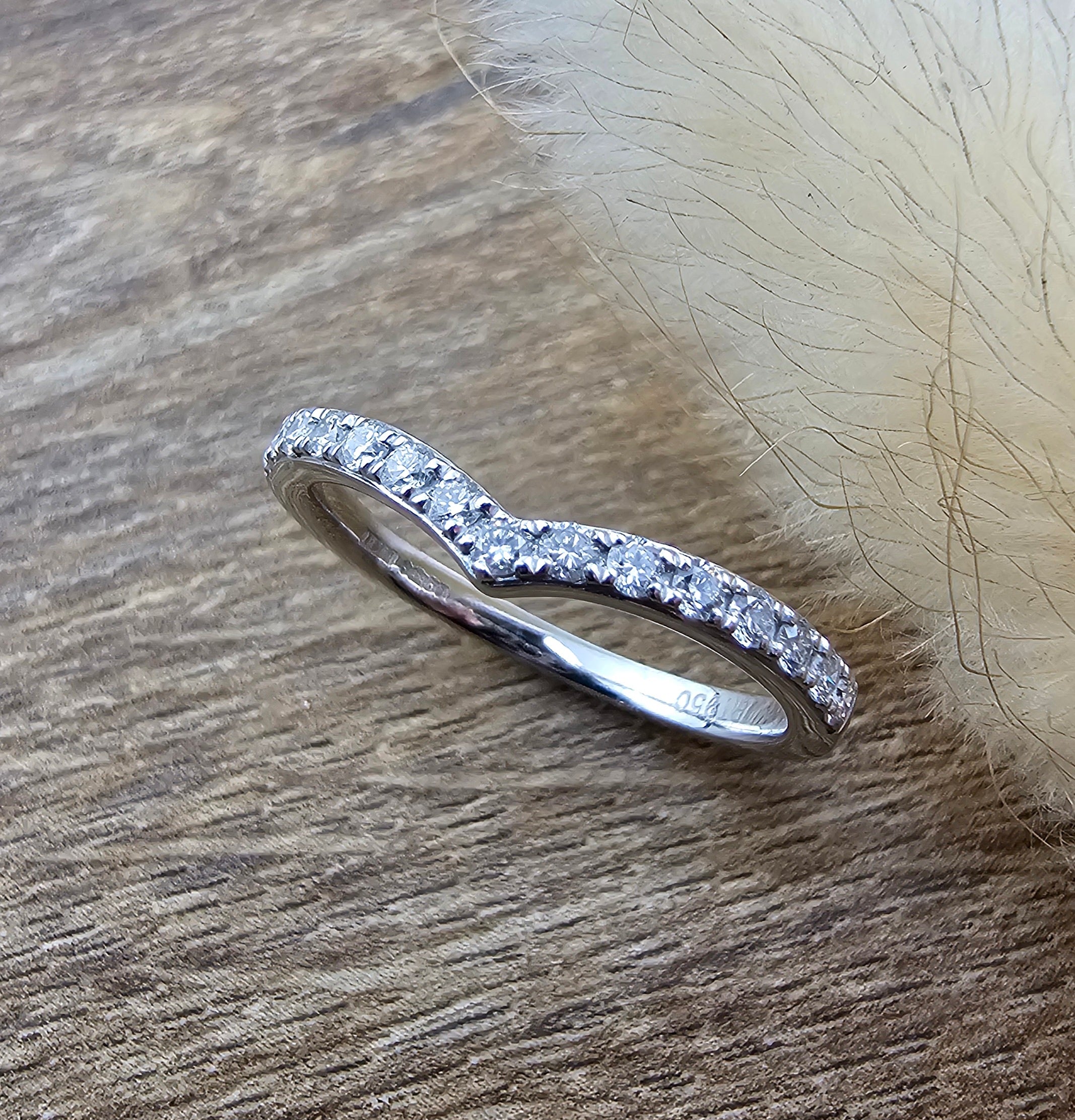 V shaped diamond band