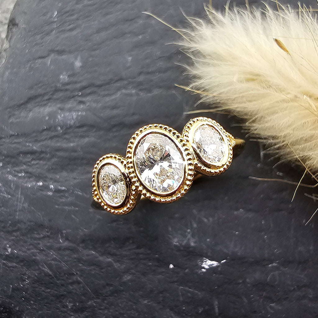 Vintage style trilogy ring
