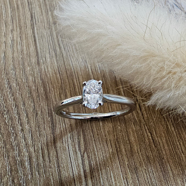 Oval diamond solitaire ring 0.40ct