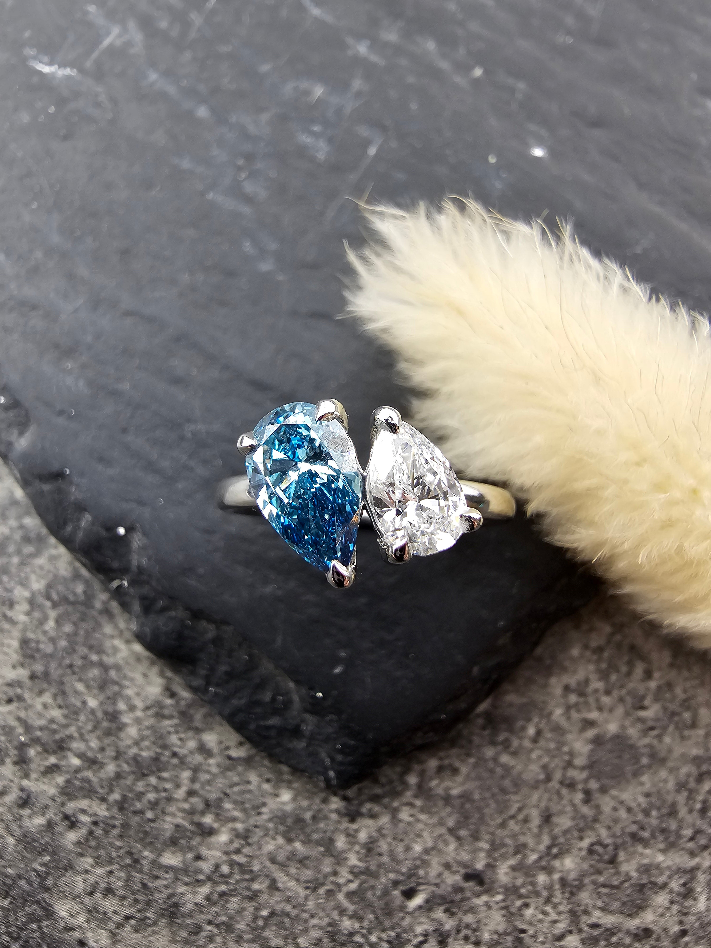 Lab grown Toi et Moi diamond ring